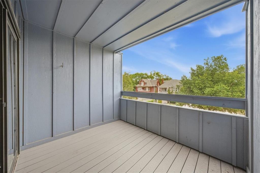 4056 Warwick Boulevard Unit: 6