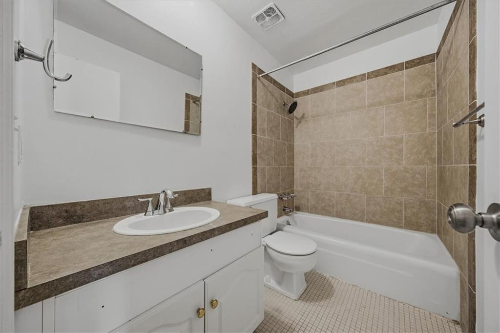 4056 Warwick Boulevard Unit: 6
