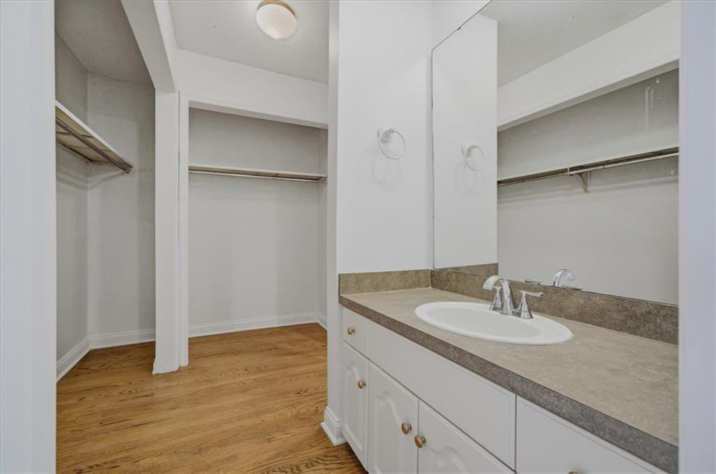 4056 Warwick Boulevard Unit: 6