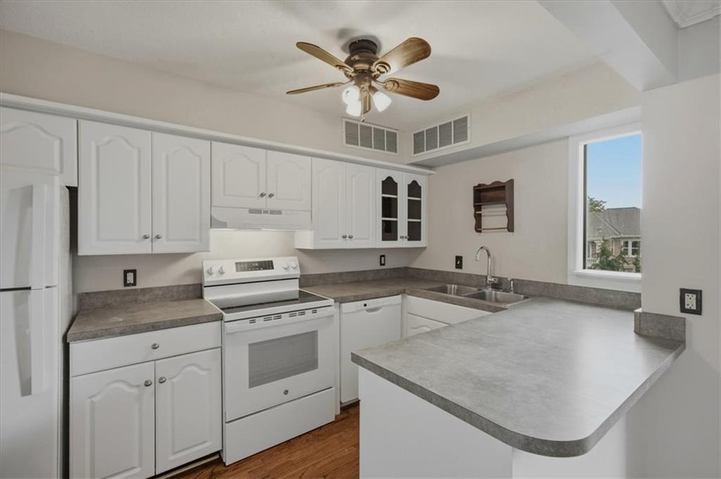 4056 Warwick Boulevard Unit: 6