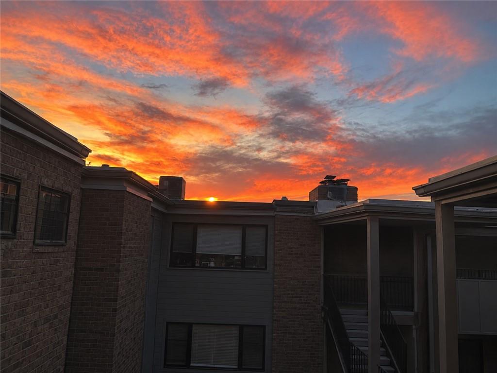 4056 Warwick Boulevard Unit: 6