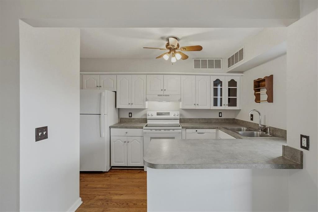 4056 Warwick Boulevard Unit: 6