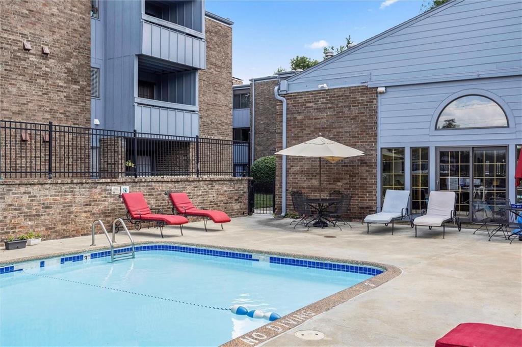 4056 Warwick Boulevard Unit: 6