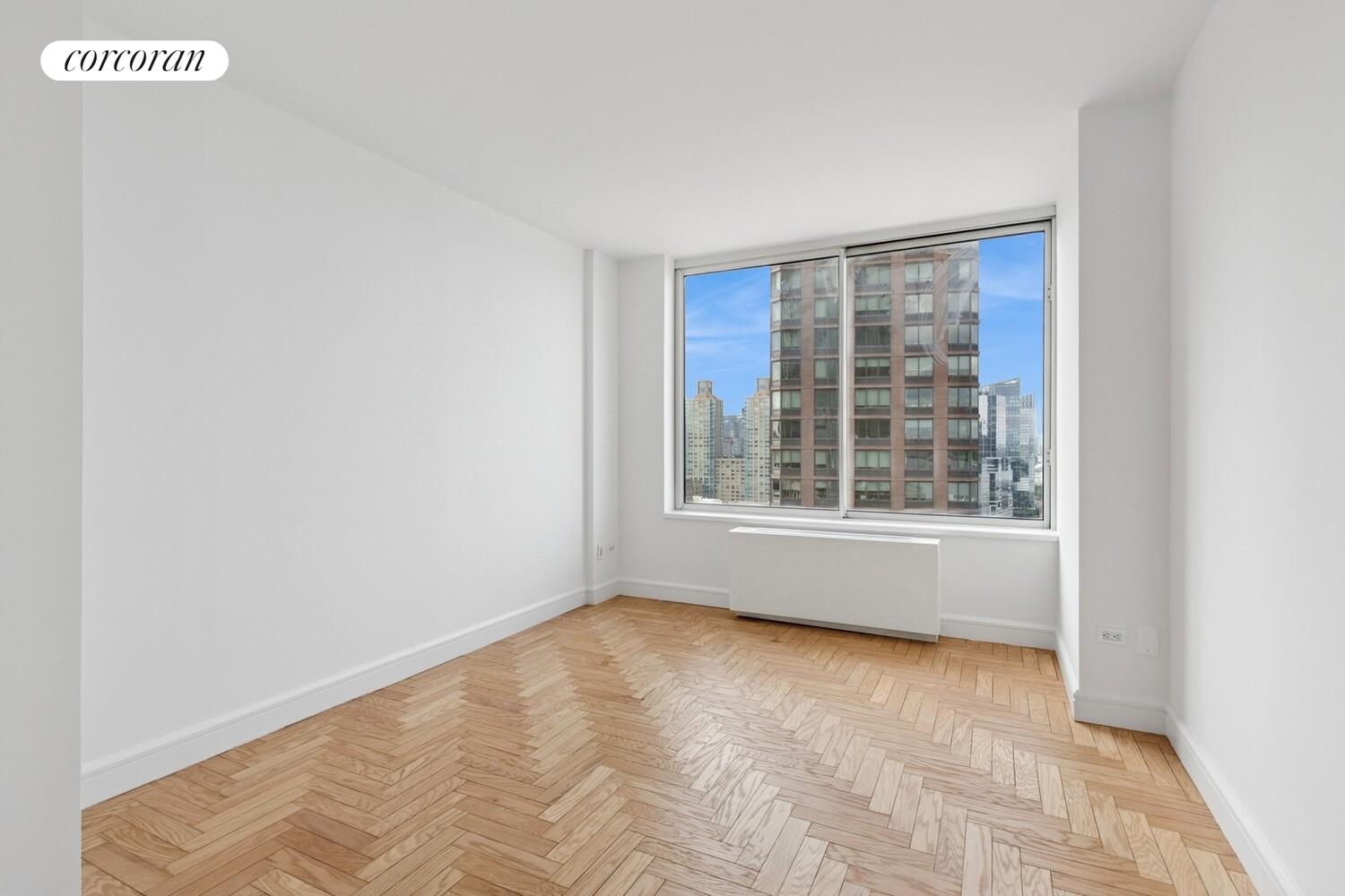 200 RIVERSIDE Boulevard 23A