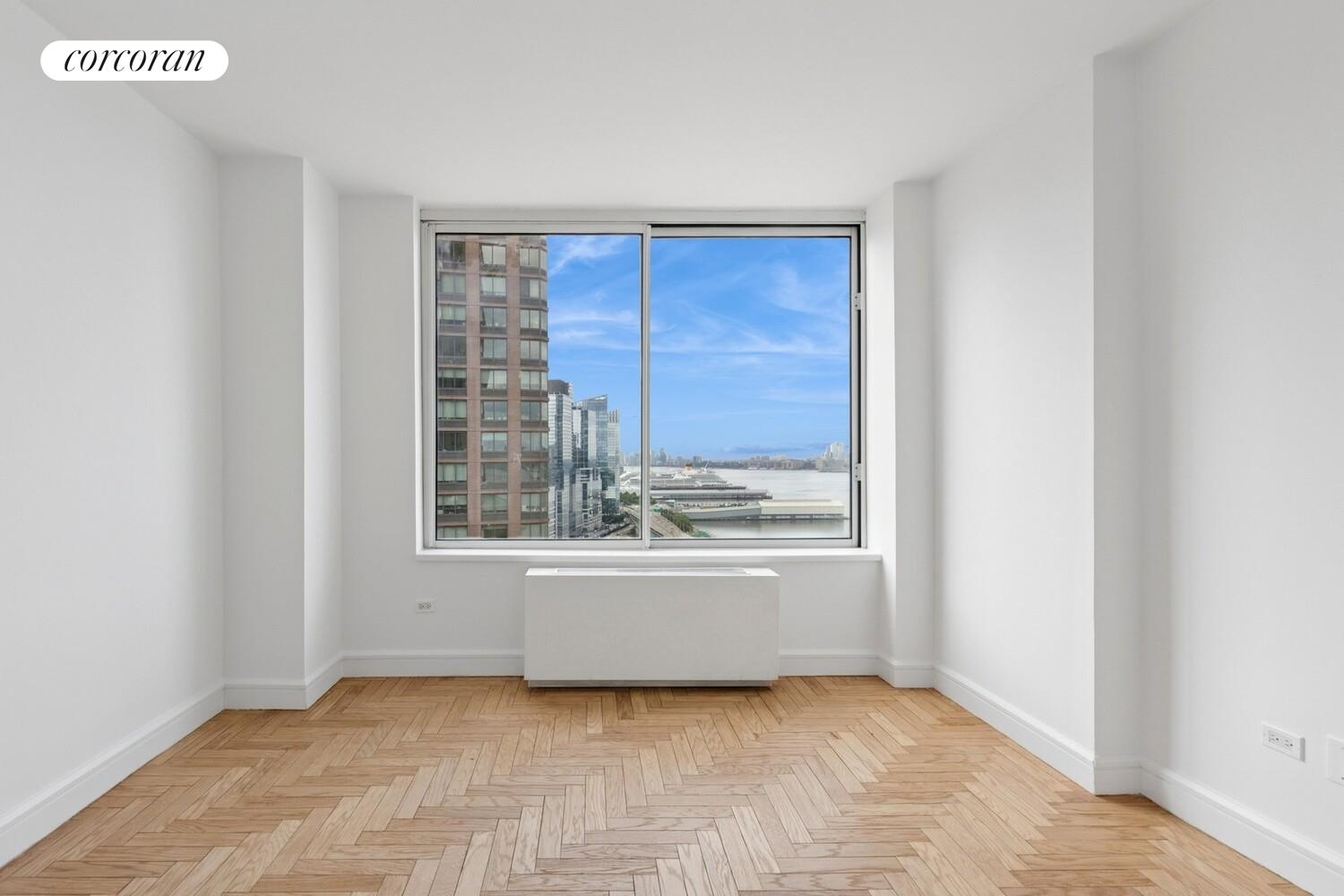 200 RIVERSIDE Boulevard 23A