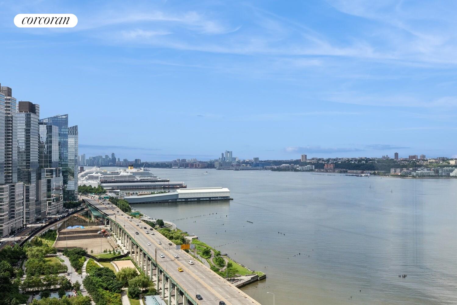 200 RIVERSIDE Boulevard 23A