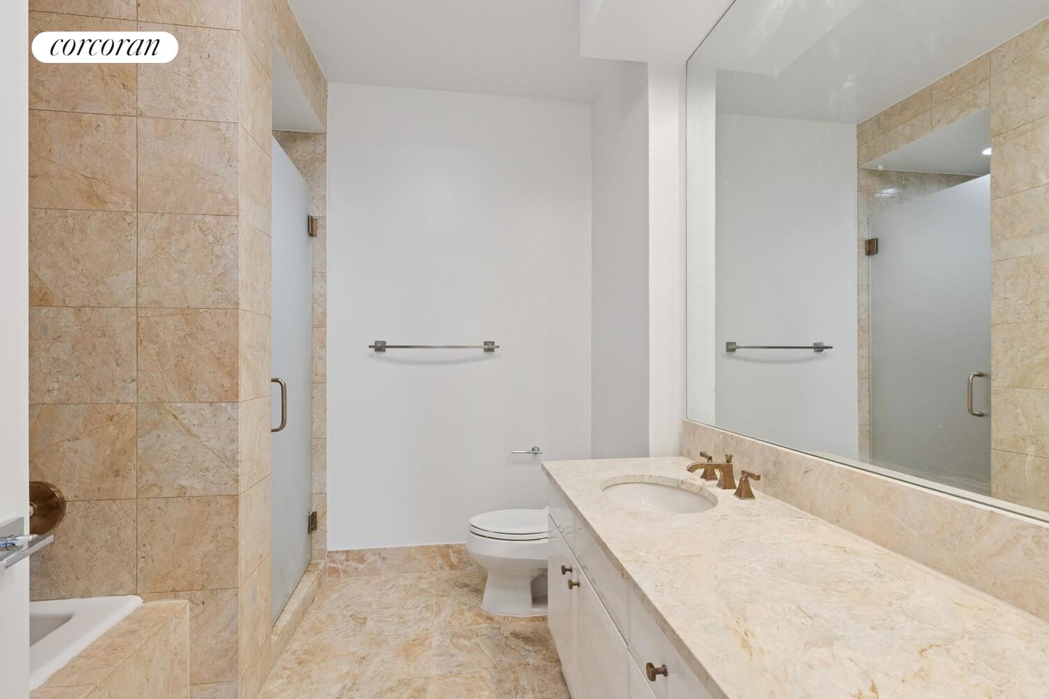 200 RIVERSIDE Boulevard 23A