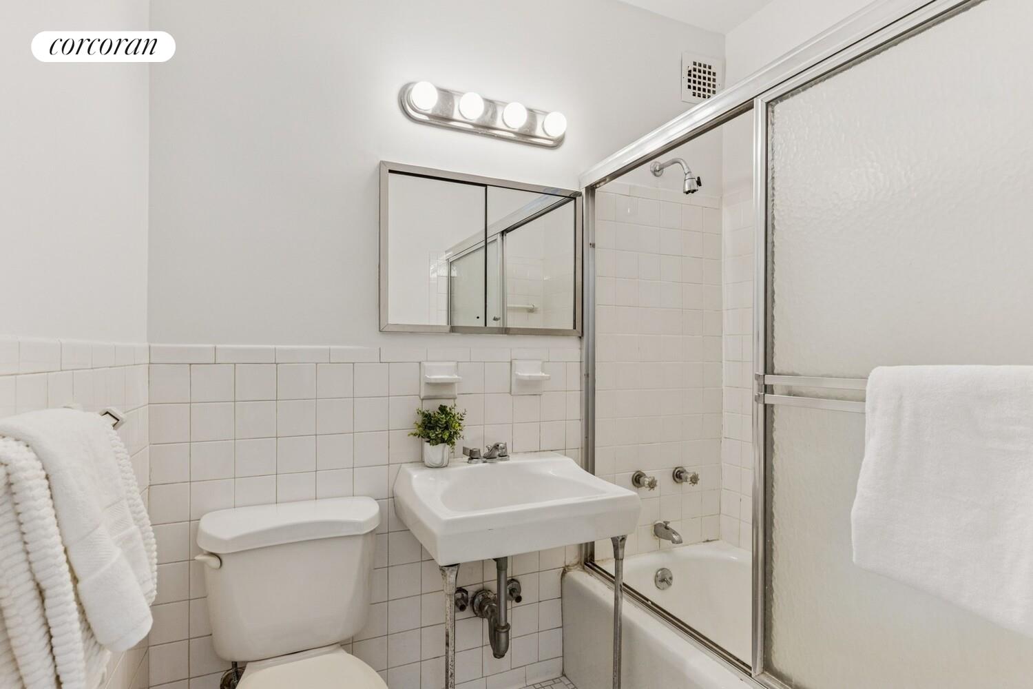 300 E 74TH Street 17C