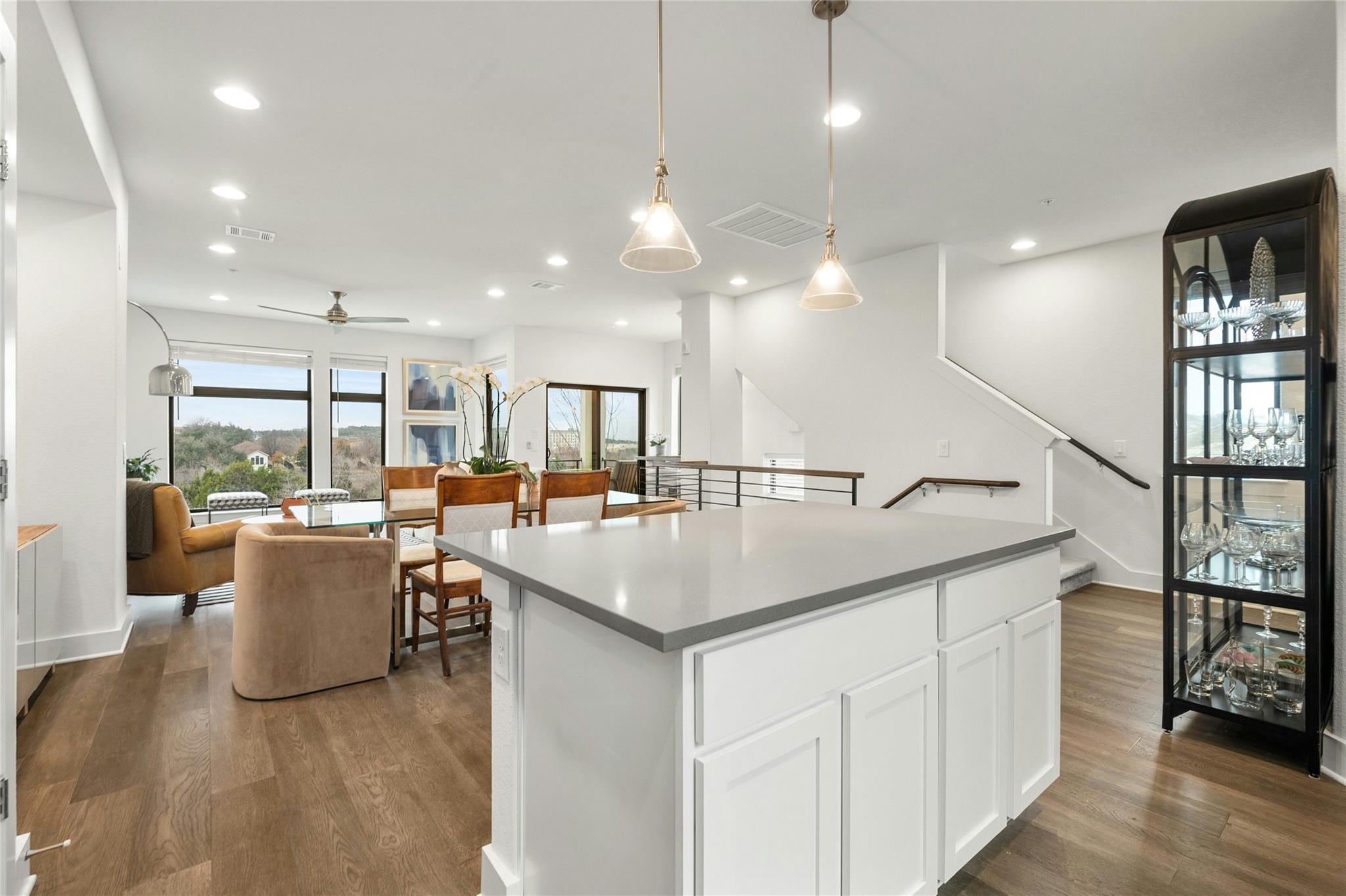 2050 Lohmans Spur RD # 101