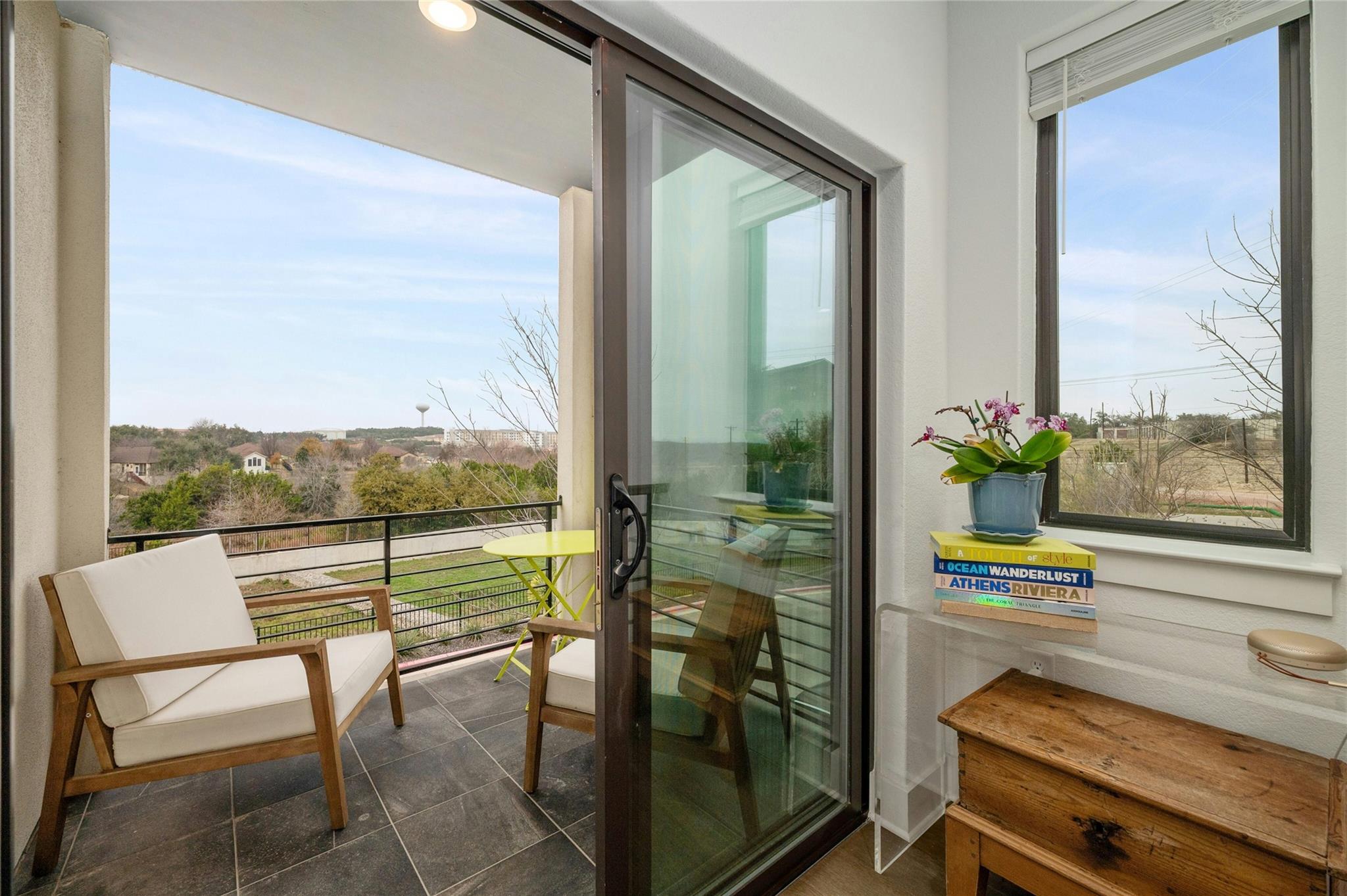 2050 Lohmans Spur RD # 101