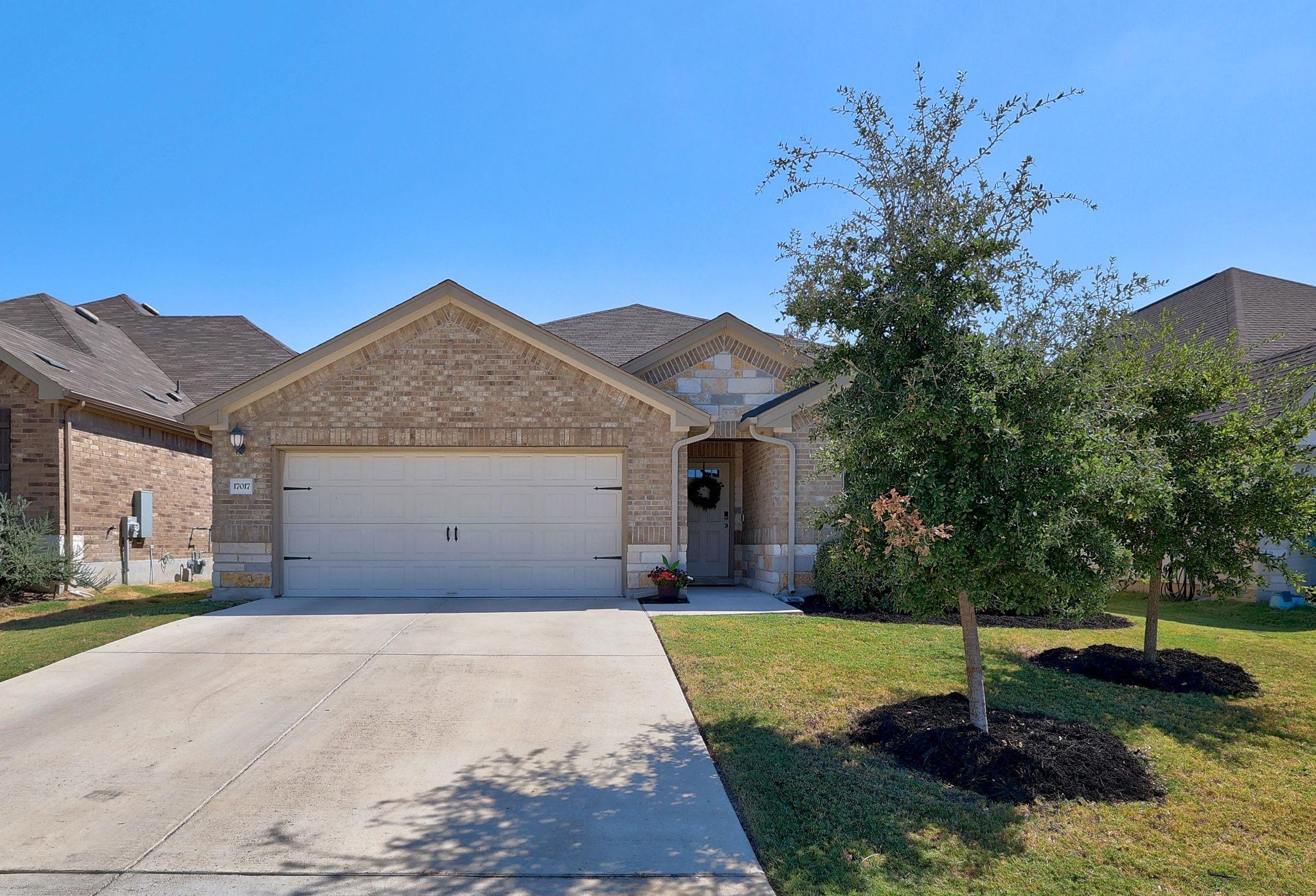 17017 Orinda LN