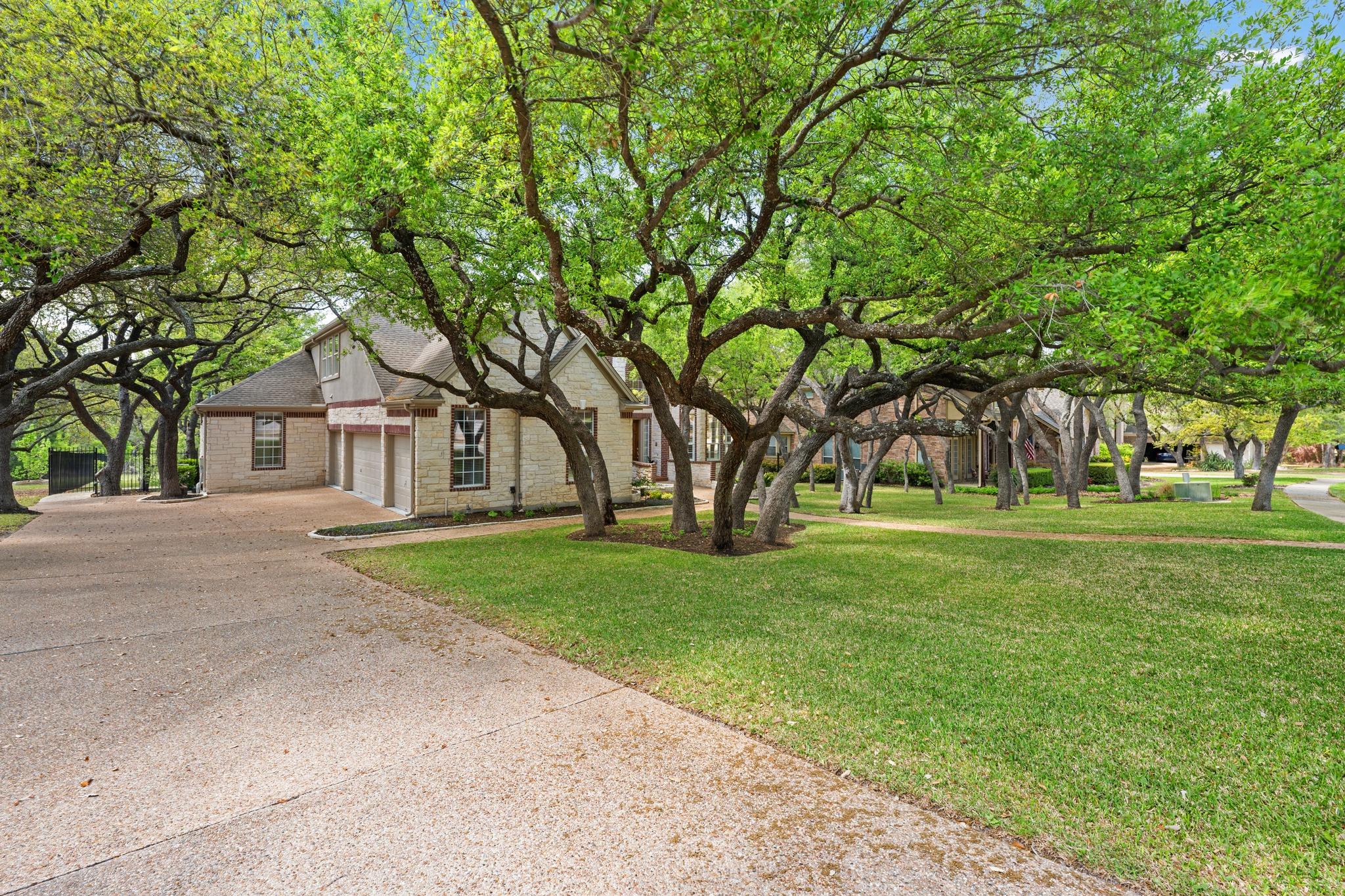 2614 Collingwood DR