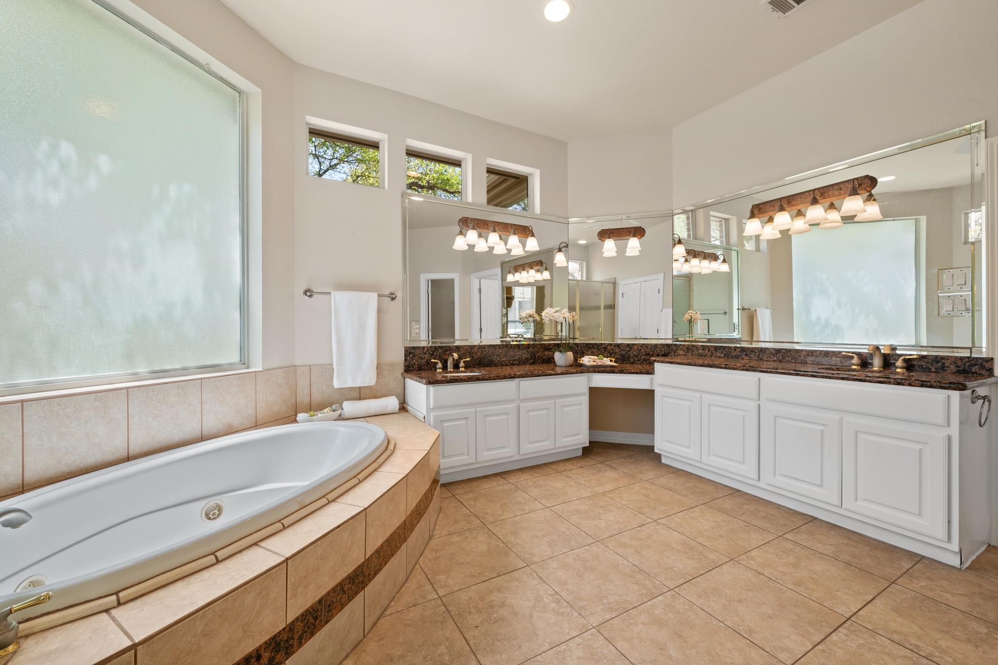 2614 Collingwood DR