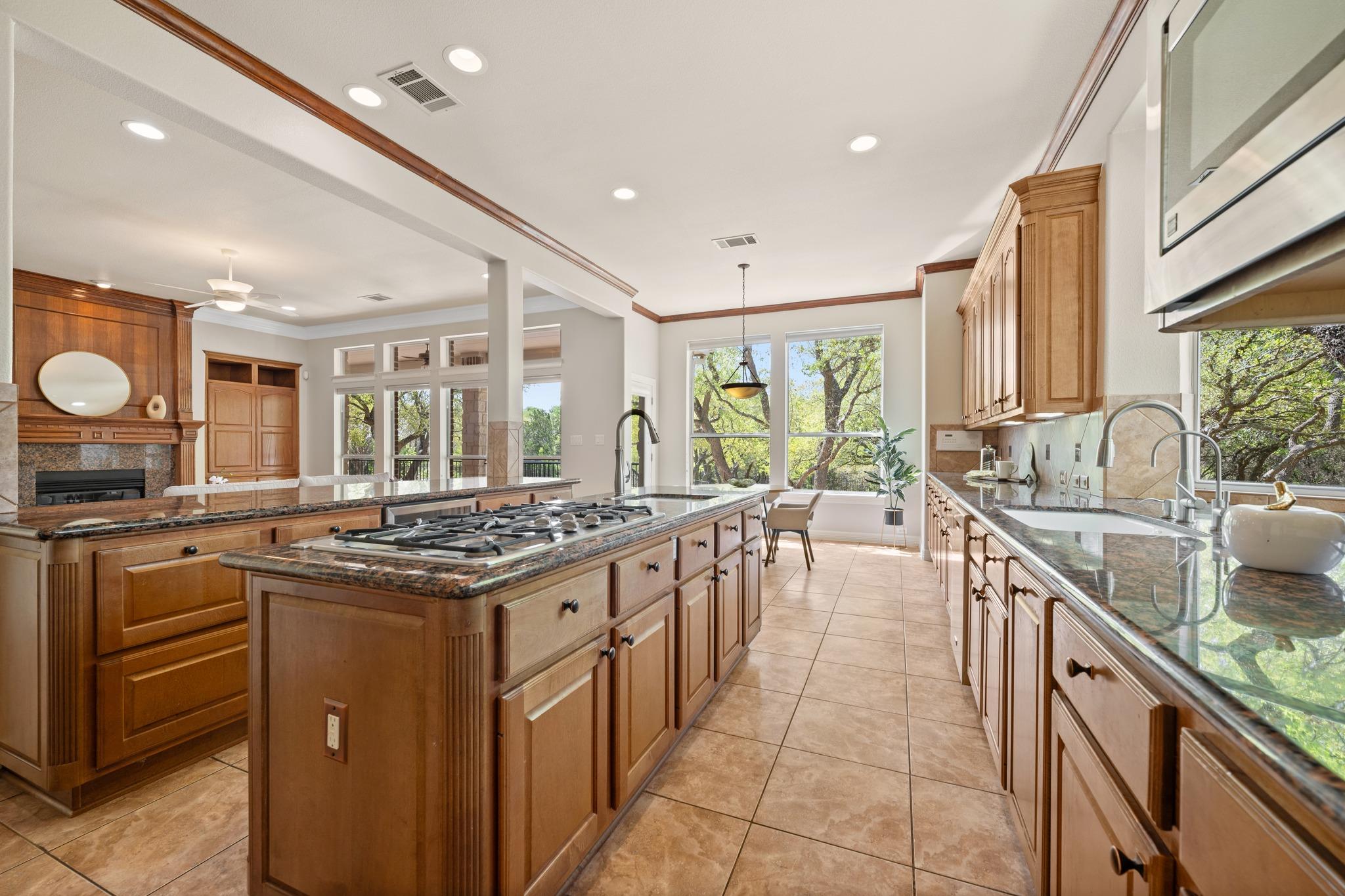 2614 Collingwood DR