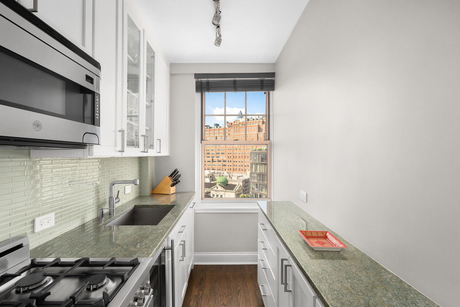 2 HORATIO Street 15J