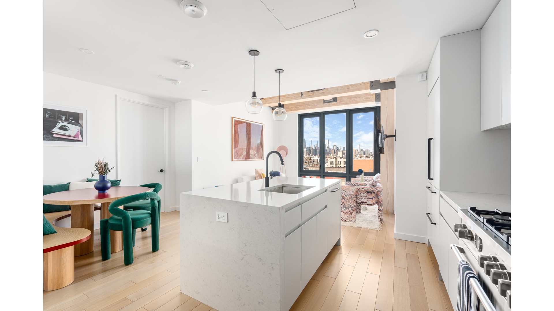 710 METROPOLITAN Avenue PHG