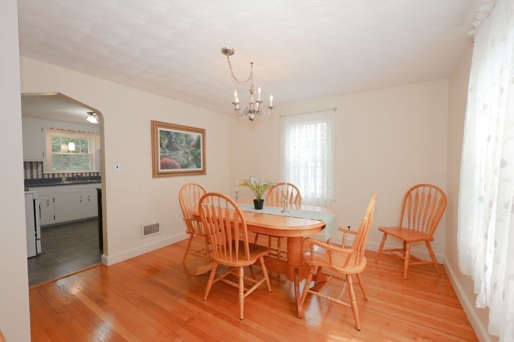 35 Walnut Rd