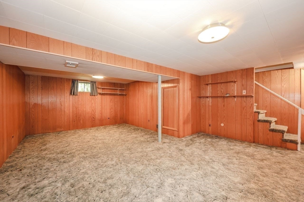 35 Walnut Rd
