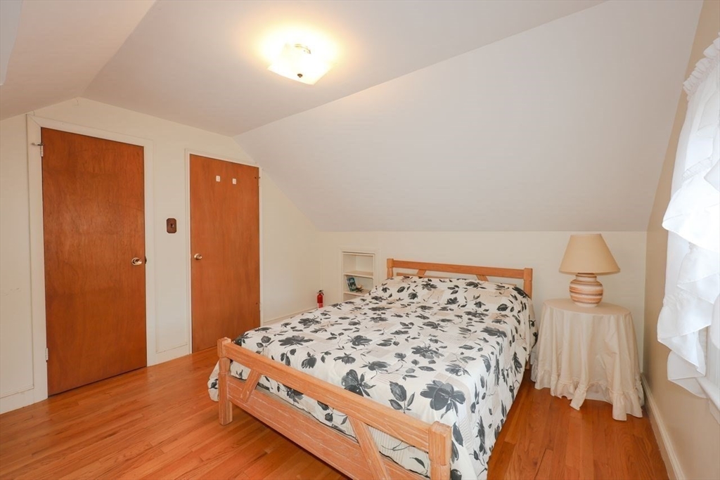 35 Walnut Rd