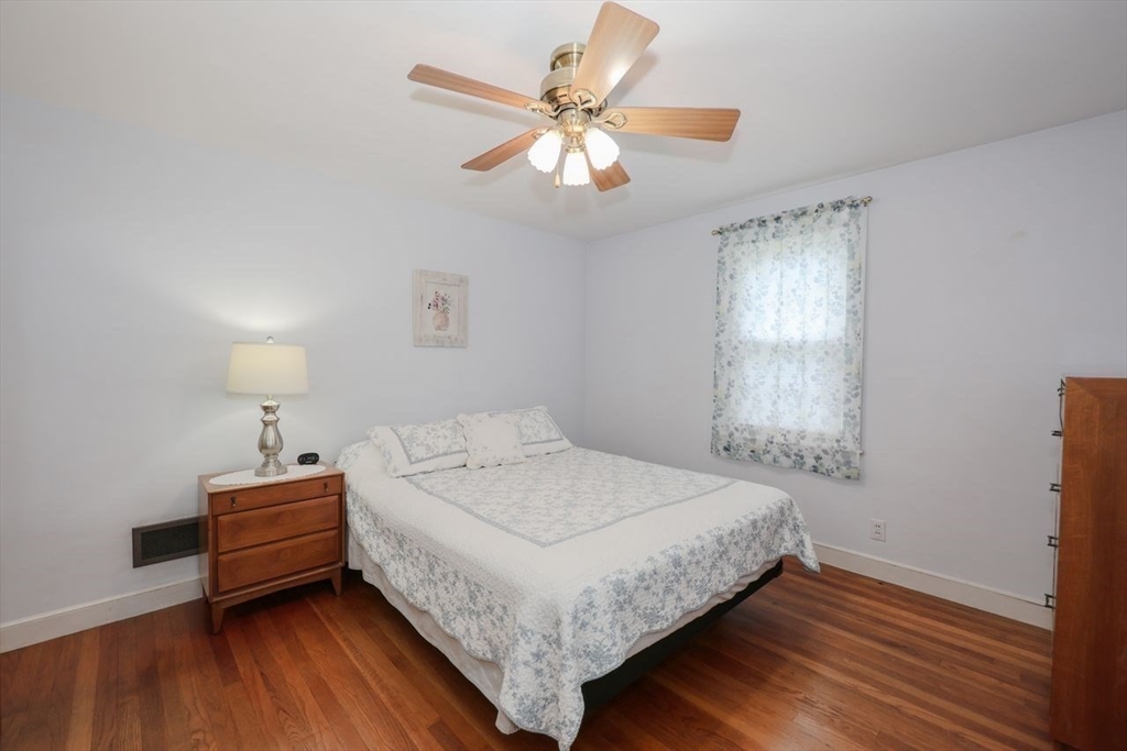 35 Walnut Rd