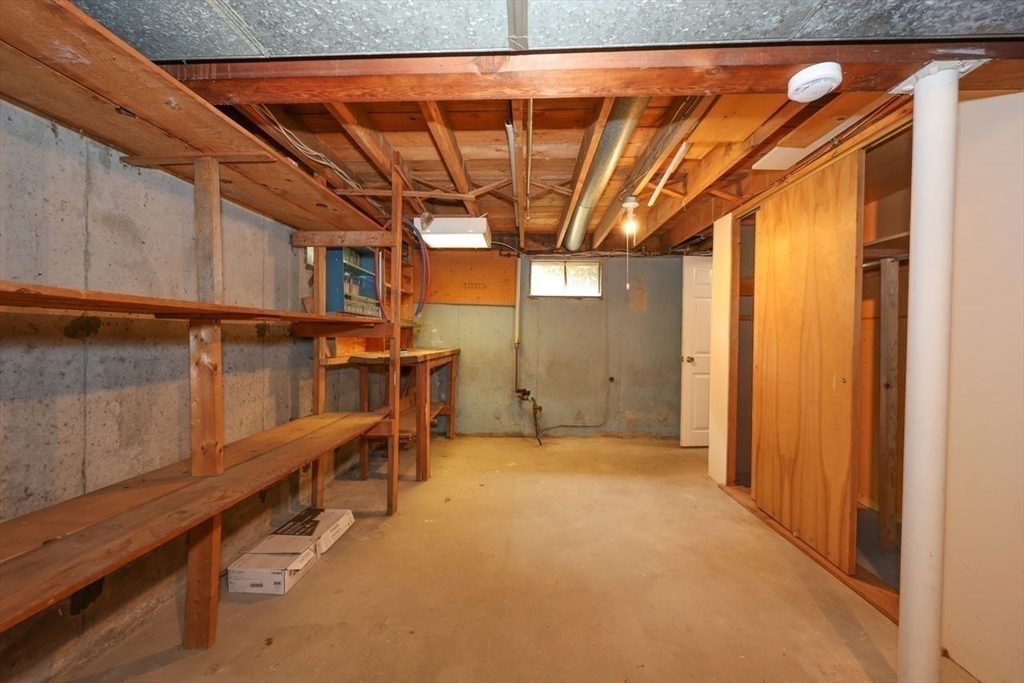 35 Walnut Rd