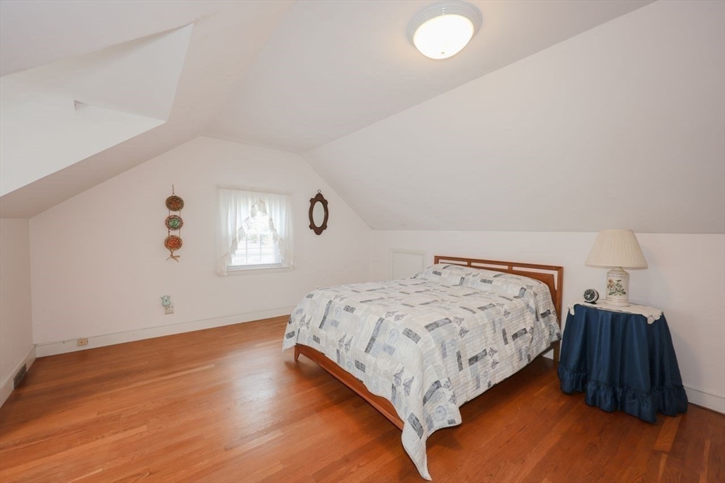 35 Walnut Rd