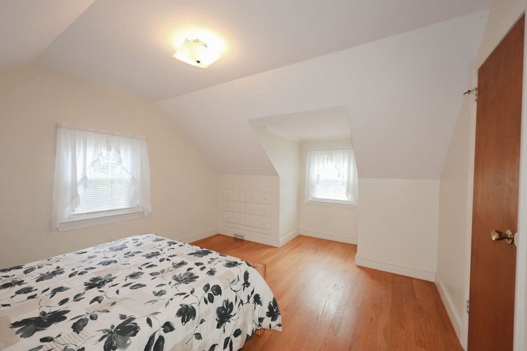 35 Walnut Rd