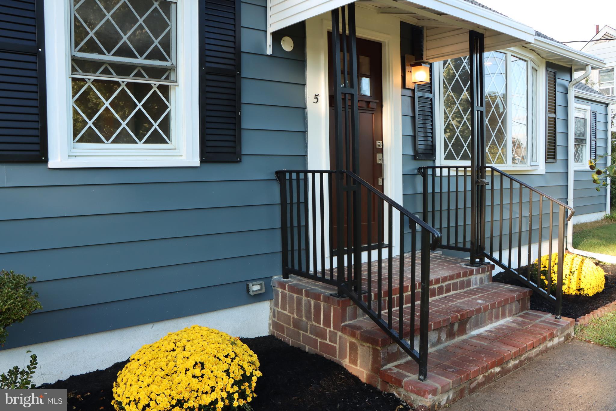 5 Elm AVENUE