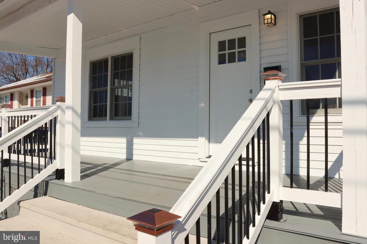 40 3RD AVENUE
