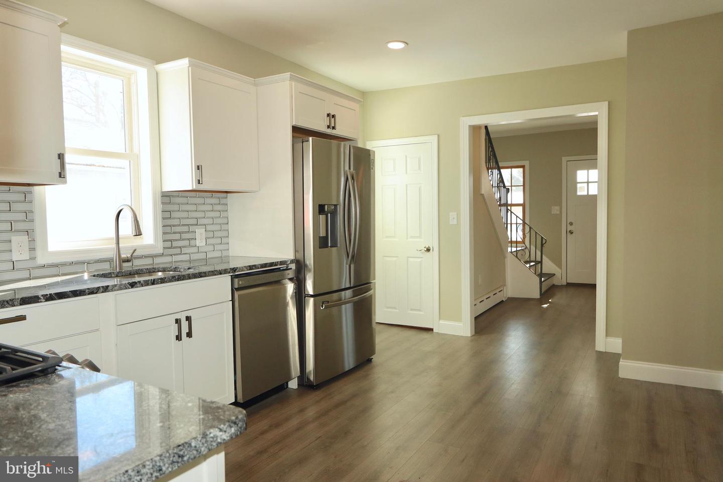 40 3RD AVENUE