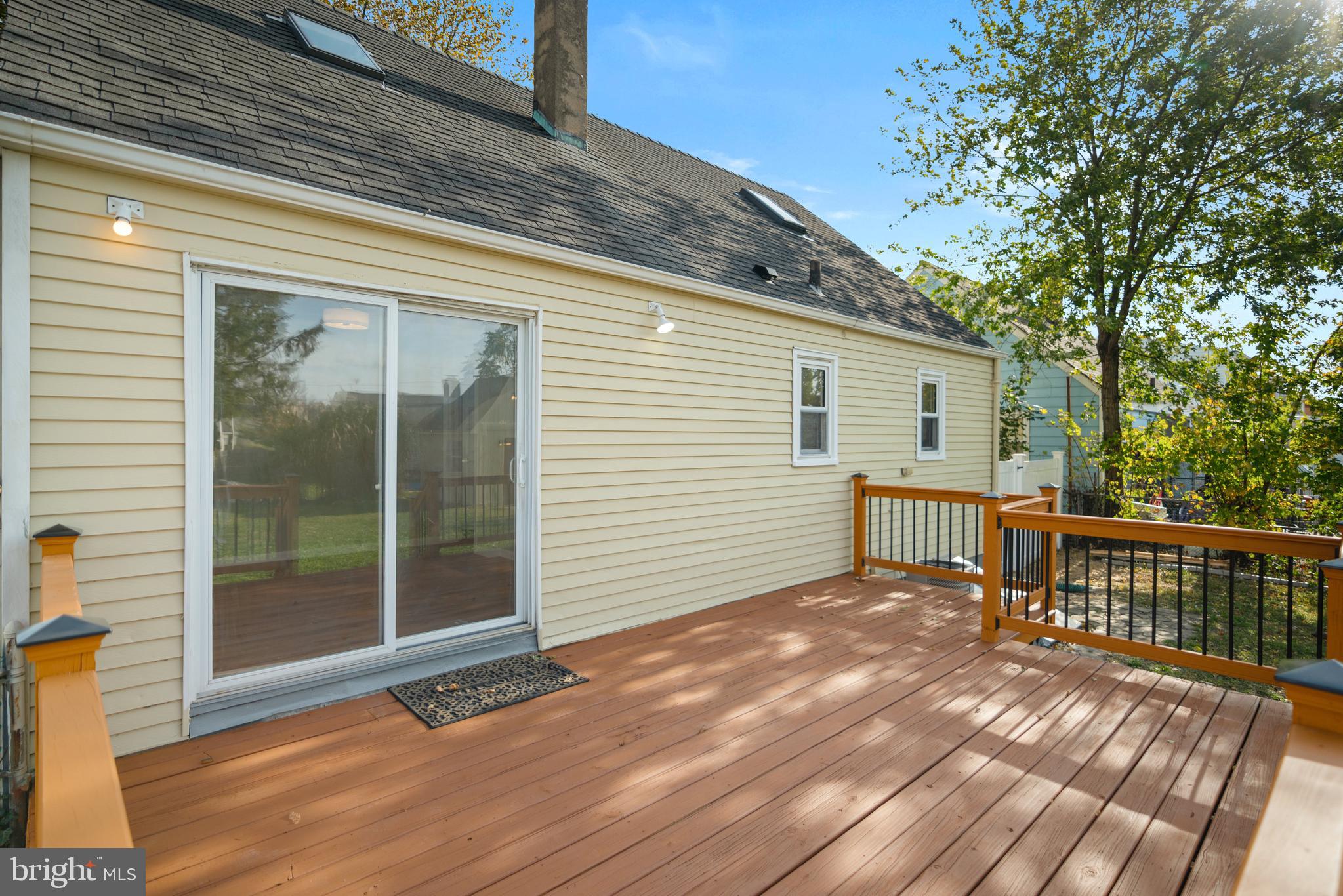 868 WHITEHORSE HAMILTON SQUARE