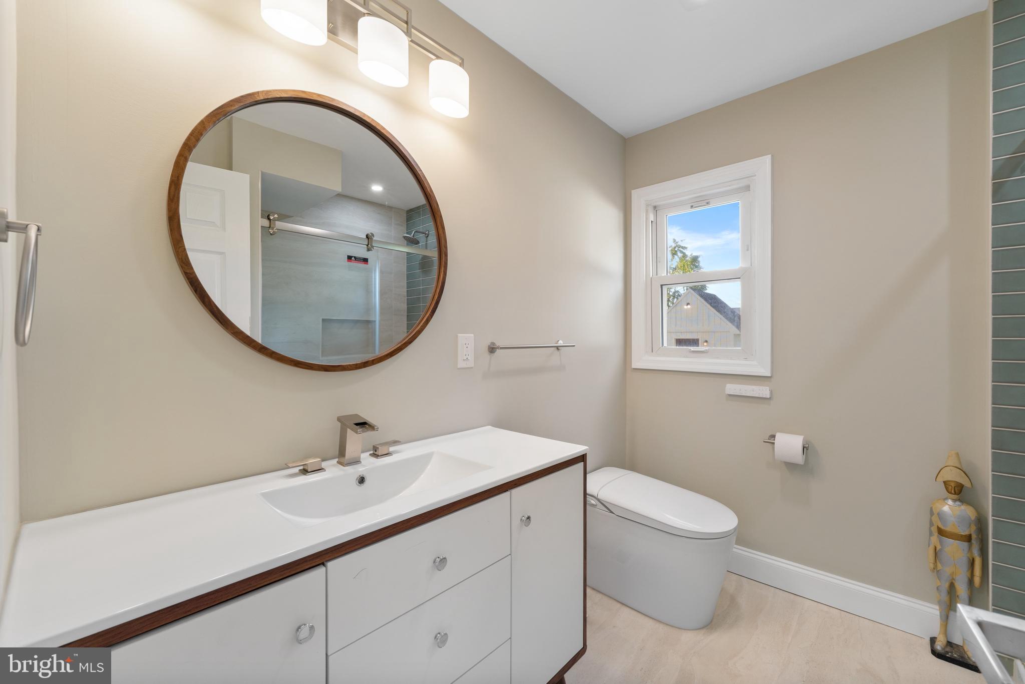 868 WHITEHORSE HAMILTON SQUARE