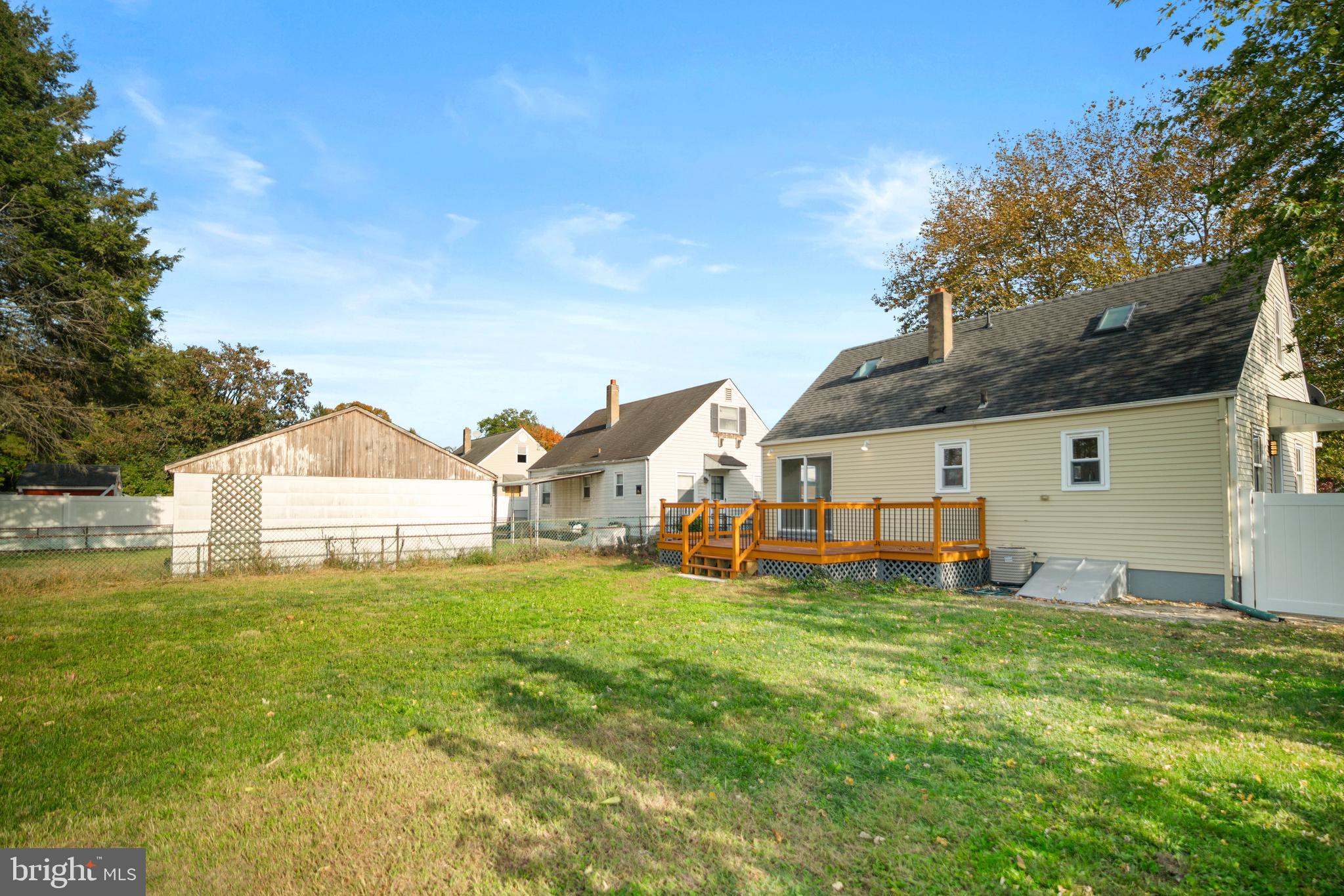 868 WHITEHORSE HAMILTON SQUARE