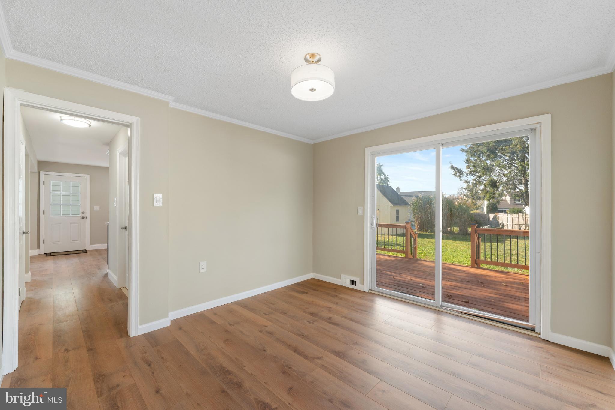 868 WHITEHORSE HAMILTON SQUARE