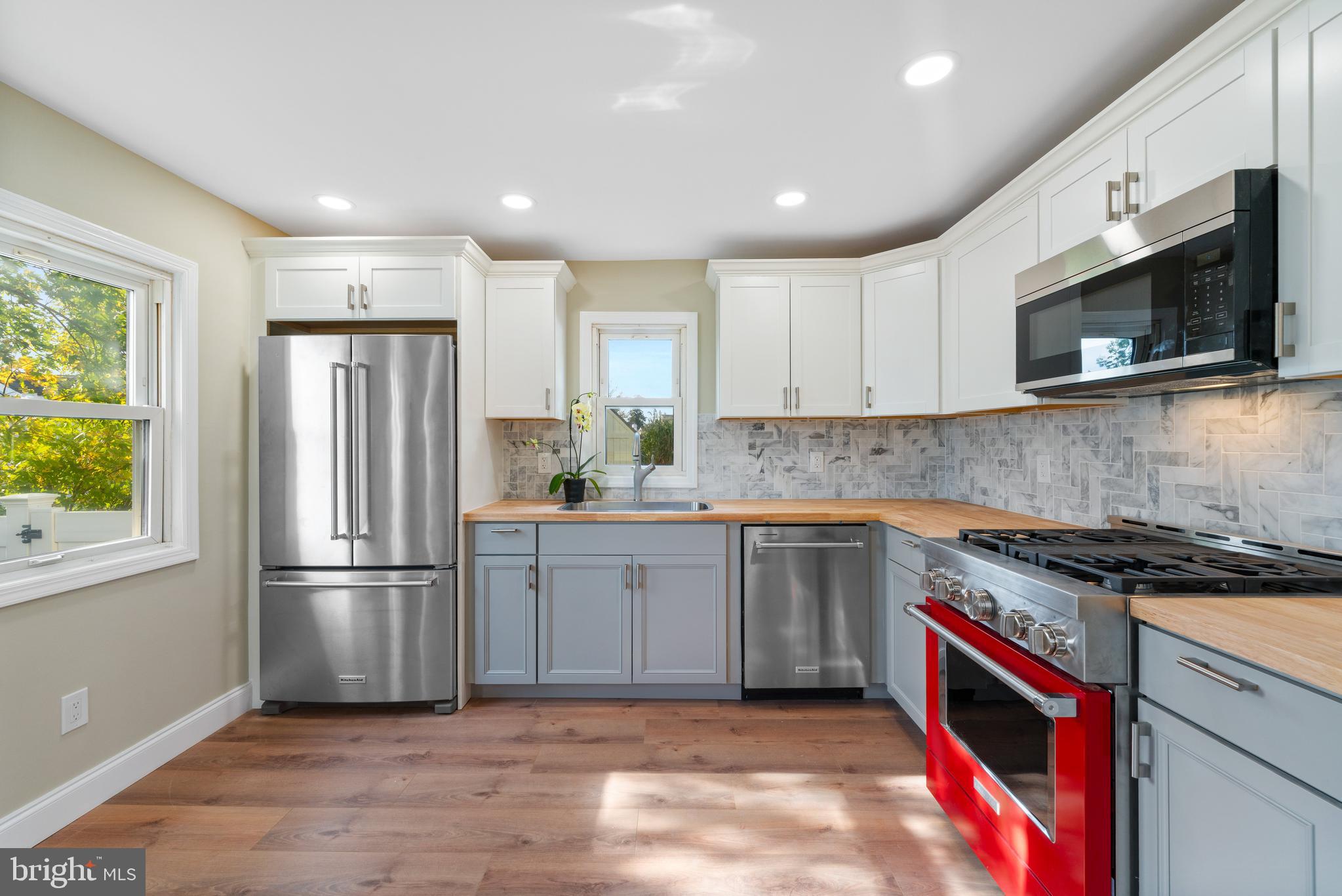 868 WHITEHORSE HAMILTON SQUARE