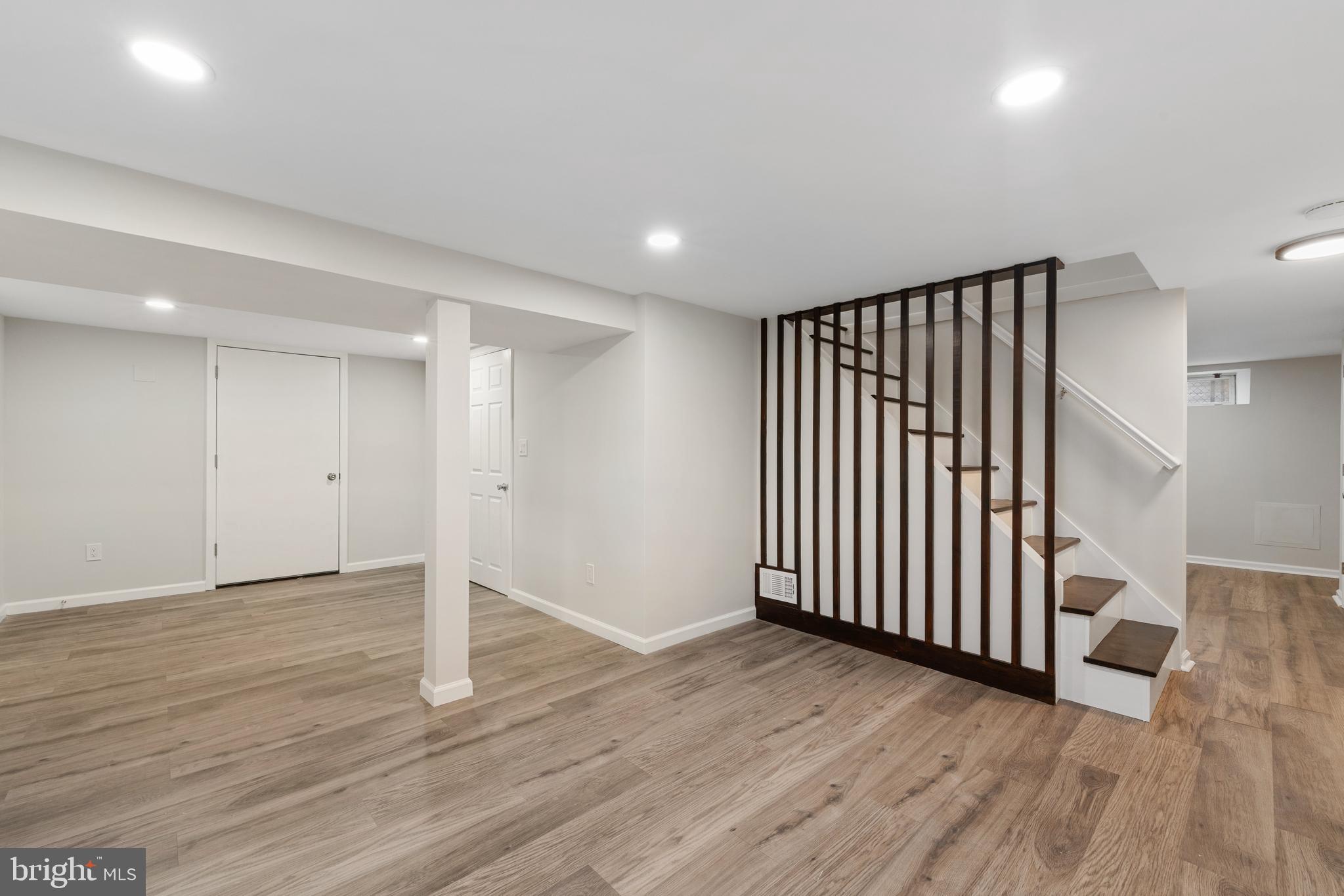 868 WHITEHORSE HAMILTON SQUARE