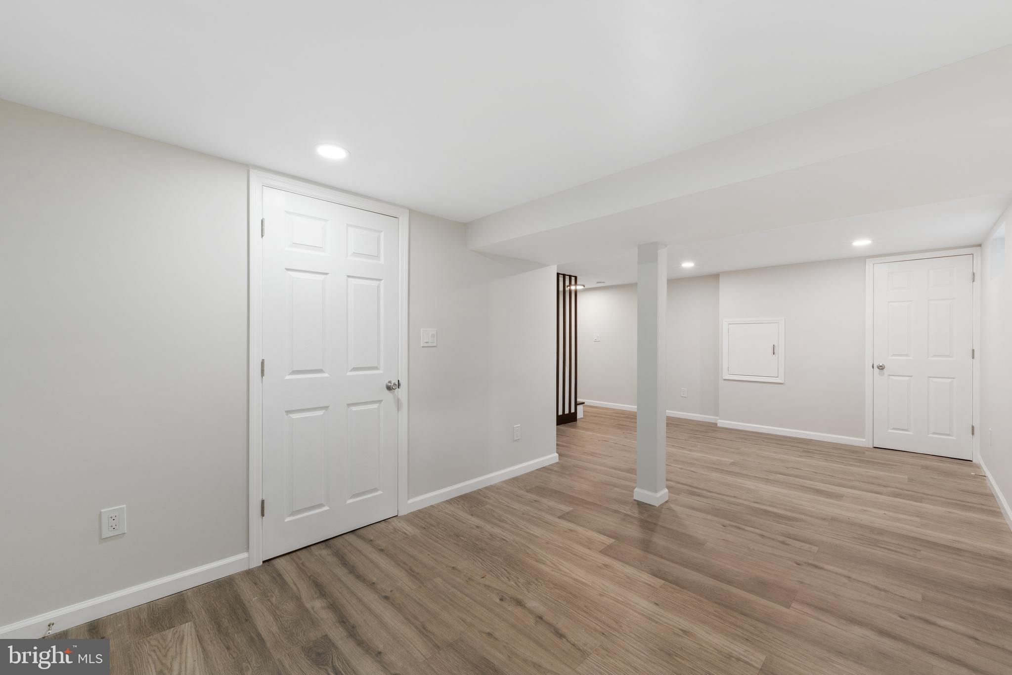 868 WHITEHORSE HAMILTON SQUARE