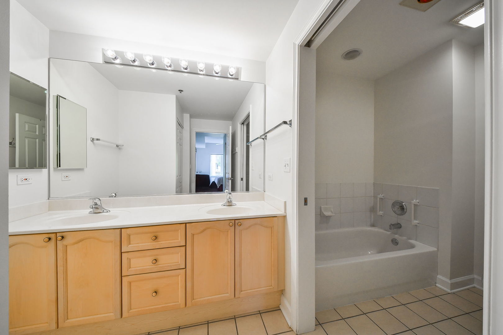 875 E 22nd Street Unit: A-206