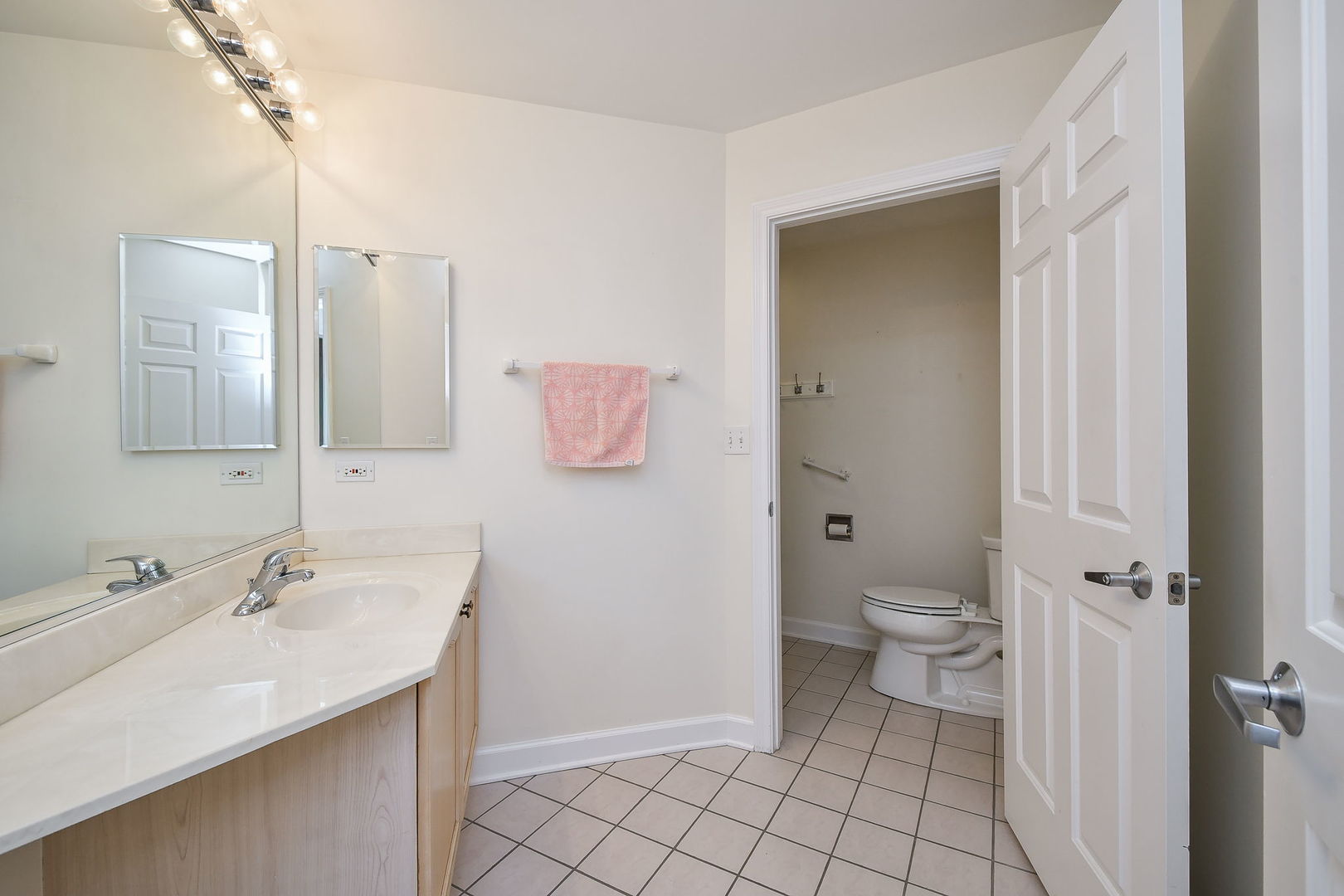 875 E 22nd Street Unit: A-206