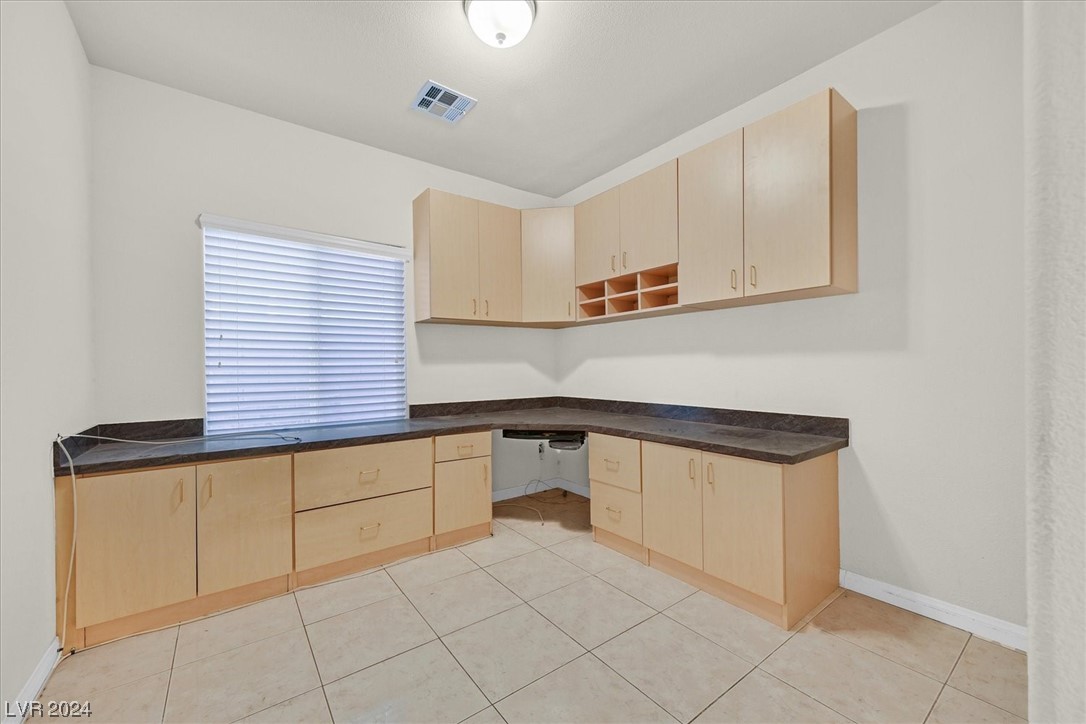 5839 Gushing Spring Avenue