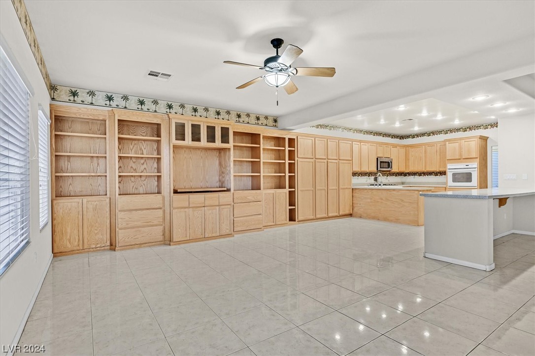 5839 Gushing Spring Avenue