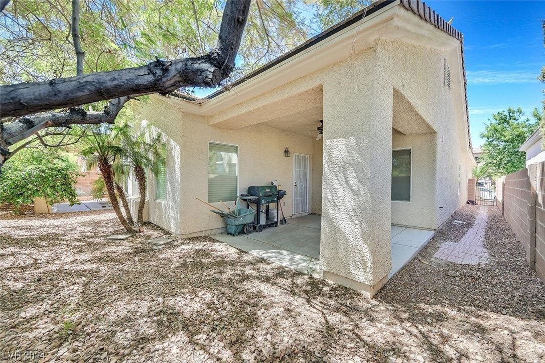 5839 Gushing Spring Avenue