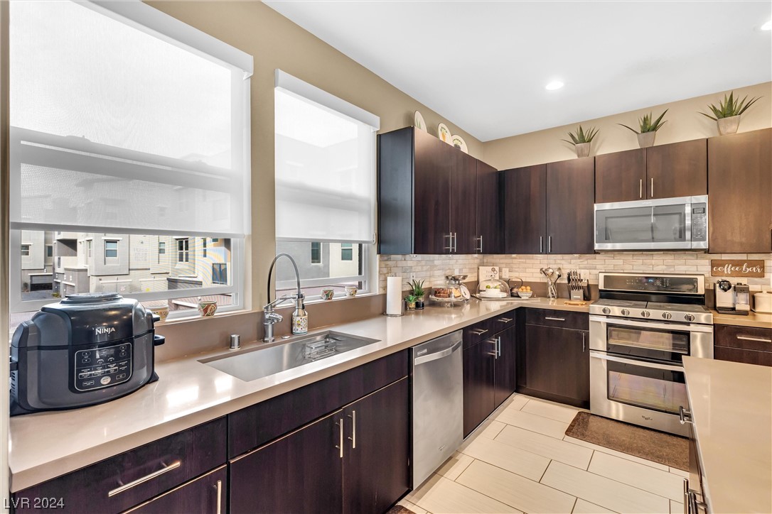 11257 Rainbow Peak Avenue 206