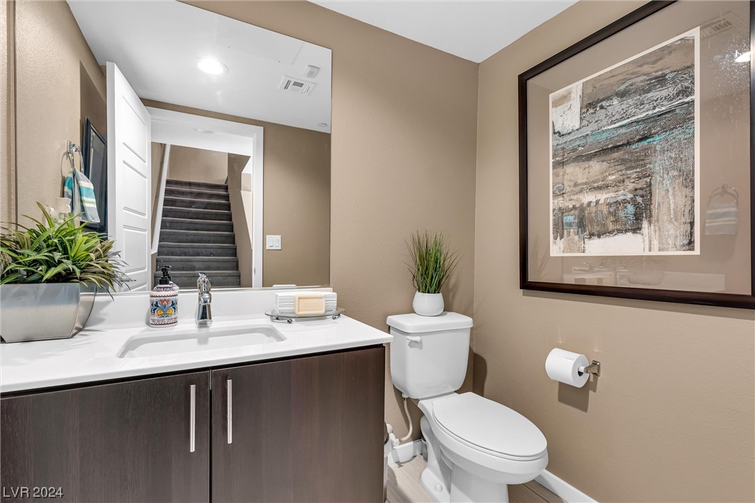 11257 Rainbow Peak Avenue 206