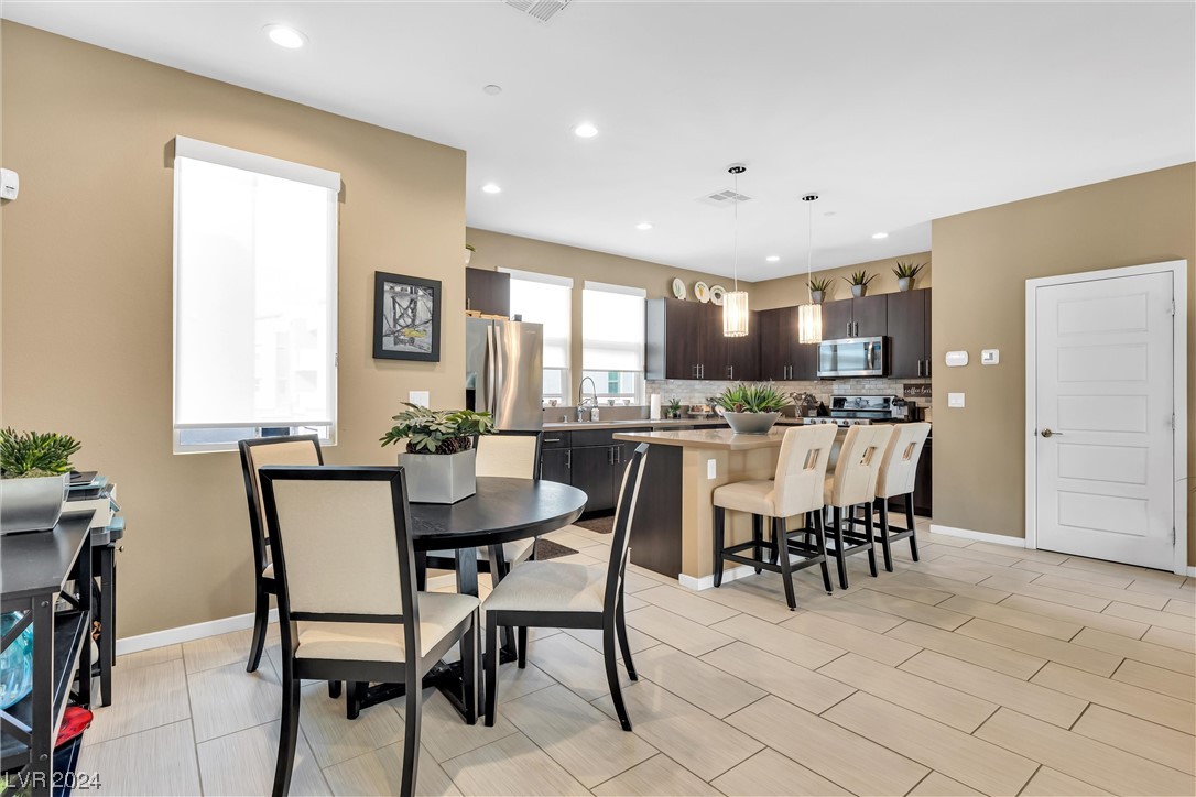 11257 Rainbow Peak Avenue 206