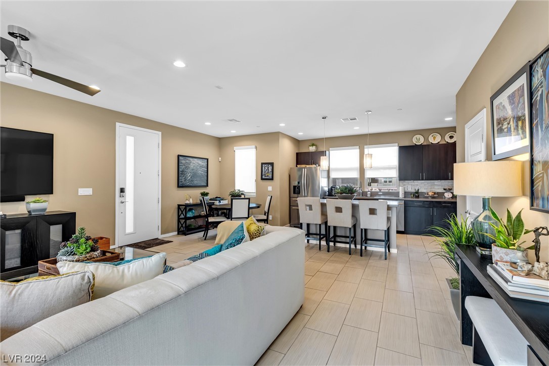 11257 Rainbow Peak Avenue 206