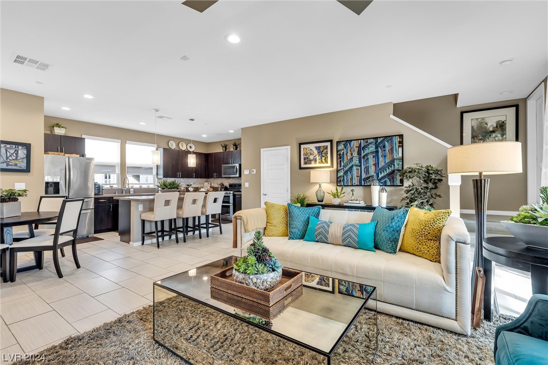 11257 Rainbow Peak Avenue 206