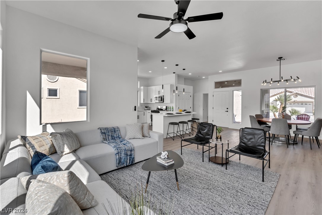 2245 Sun Cliffs Street