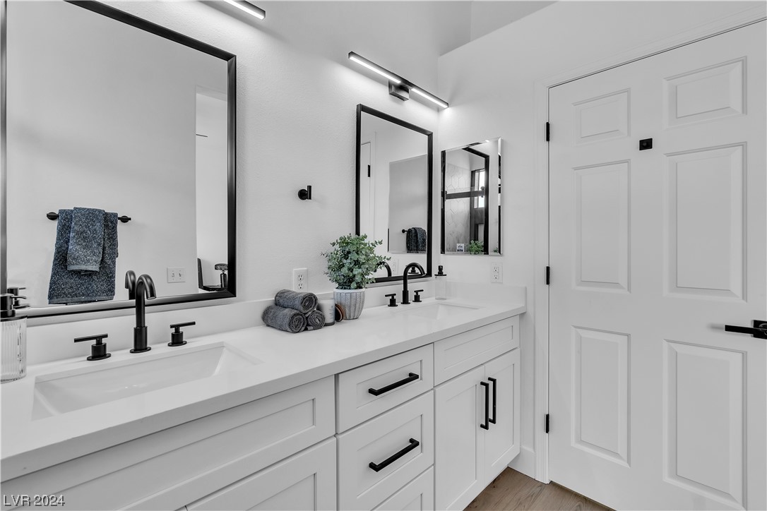 2245 Sun Cliffs Street