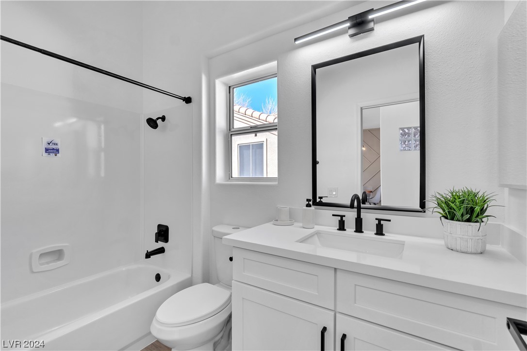 2245 Sun Cliffs Street